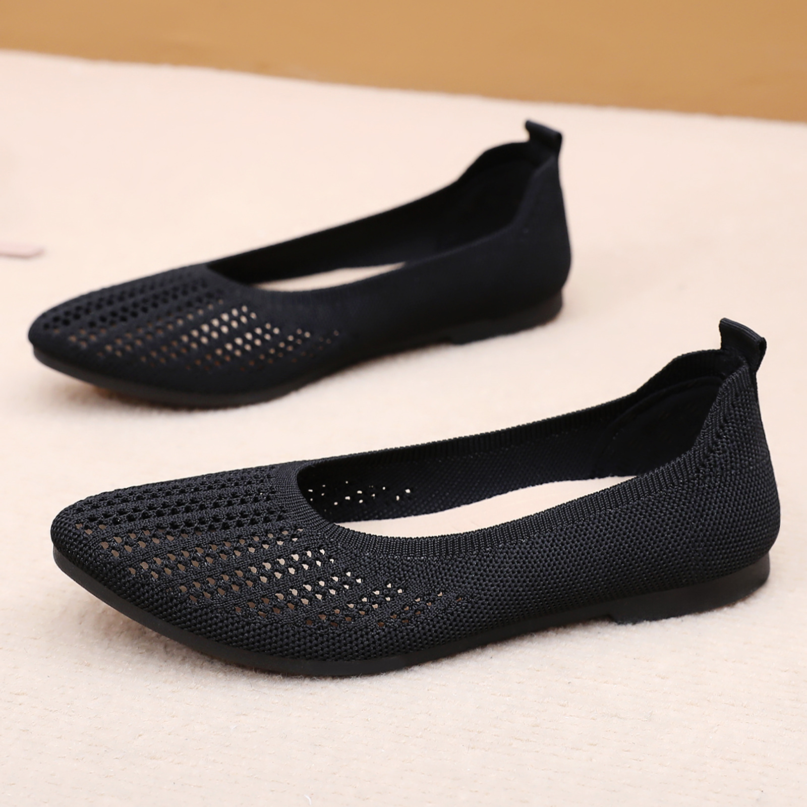 New women's shoes, old Beijing cloth shoes, shallow opening mesh shoes, breathable one-step mom shoes, cross-border factory direct sales full figure