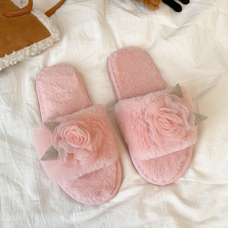 Cute flower-shaped ladies' woolen slippers for women's outerwear, 2025 new style one-shoulder slippers, sweet and fashionable home style cotton slippers full figure