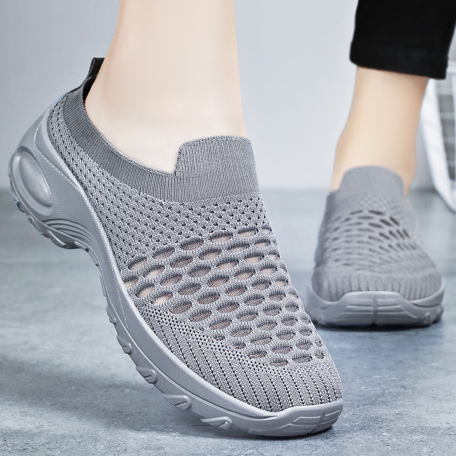 Women's summer mesh fabric large size single shoes, one-foot rocking shoes, cross-border casual breathable semi-drag mom shoes details Picture