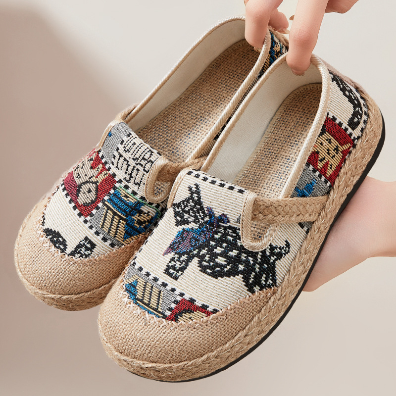 Women's traditional Chinese style spring new polyurethane lightweight and comfortable old Beijing cloth shoes soft soles not tiring to the feet Mom shoes details Picture