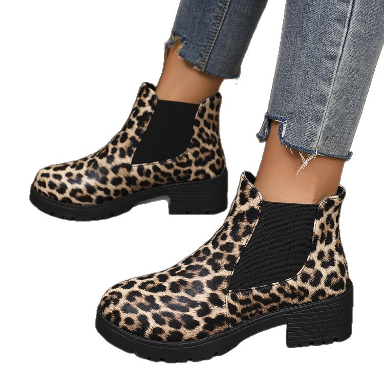 Cross-border large-sized foreign trade 2025 new autumn and winter solid color chunky heel thick-soled Dr. Martens boots, European and American women's fashion short boots Item Picture