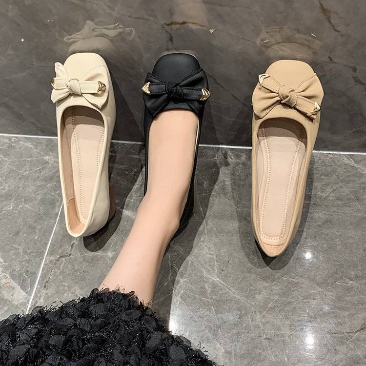 Omansa's new spring collection of low-cut, low-heeled single-toe shoes is a versatile choice for women. The soft-soled, fairy-like style with a bow is a one-step bean-shaped shoe details Picture