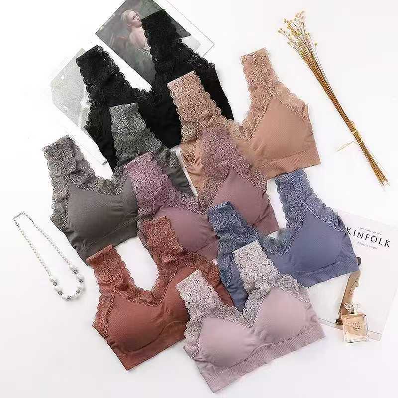 The queen of Lace for women's plus-size bras undefined