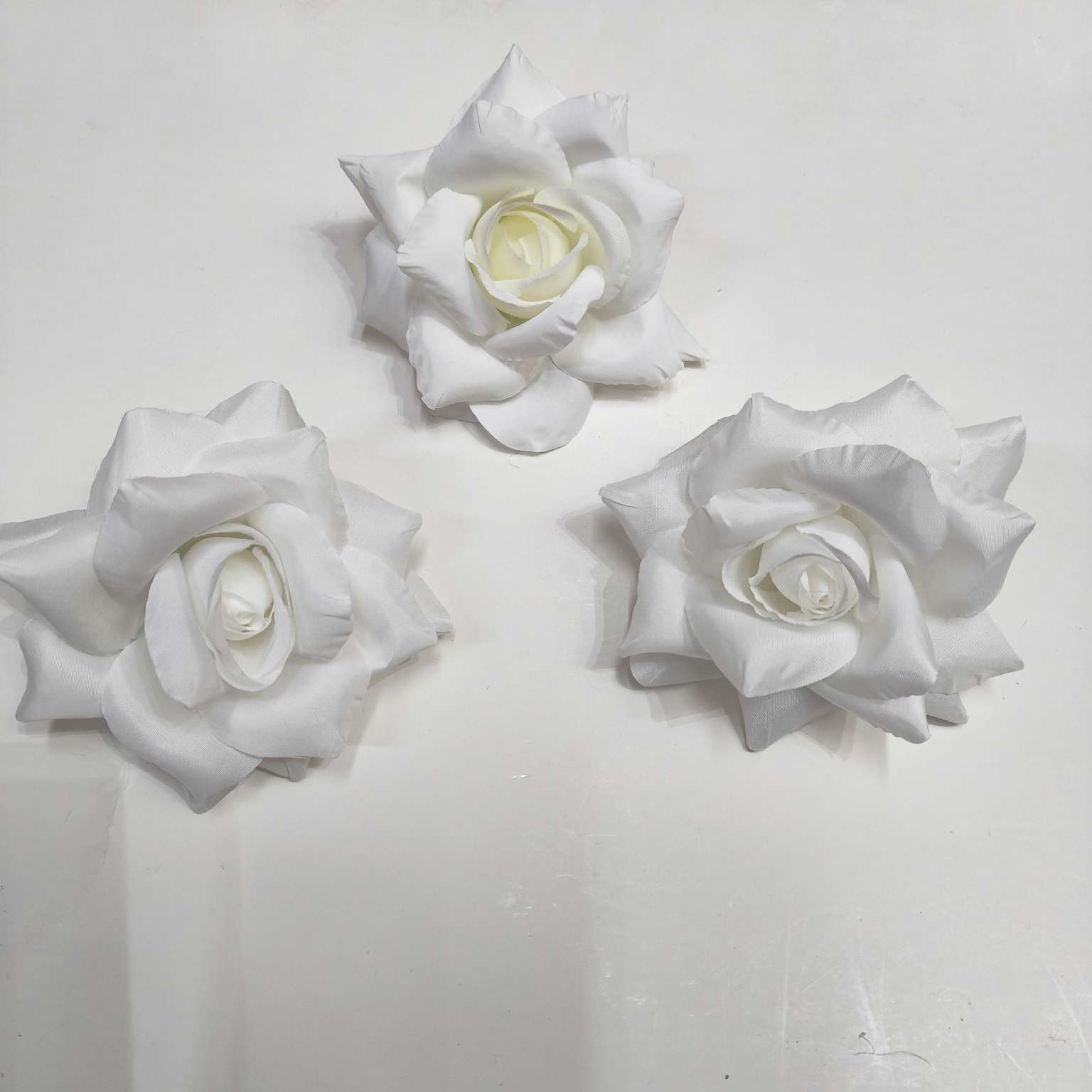 Simulación manualidades primavera jardín pétalos de plástico flores artificiales