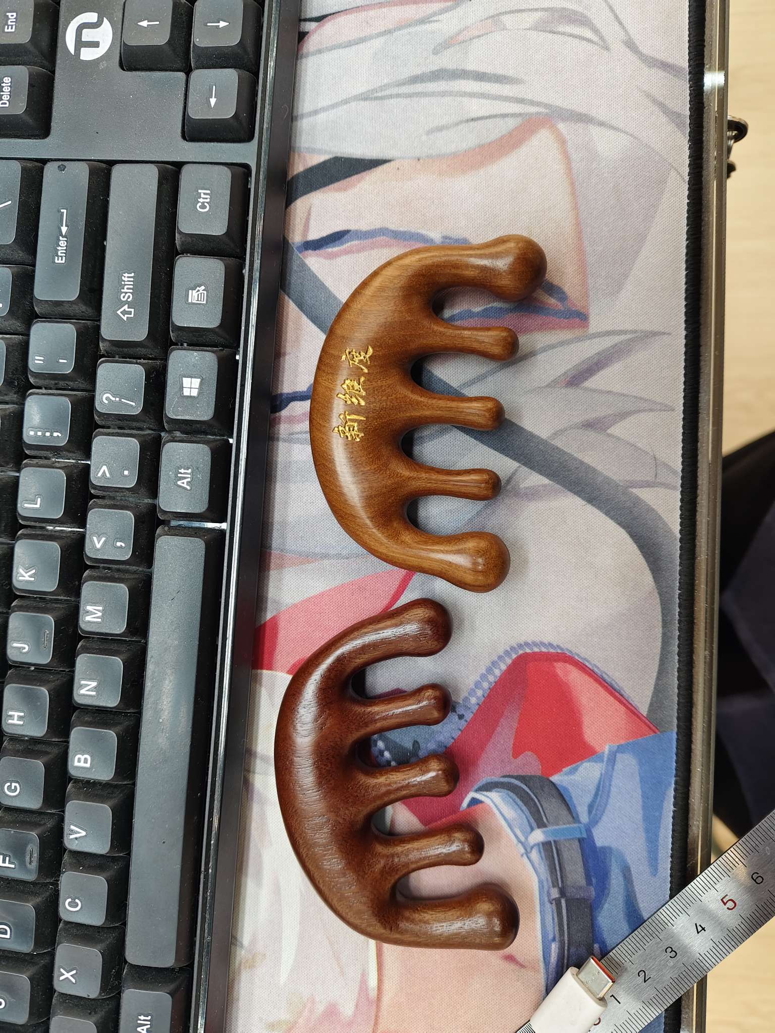 Beauty care, makeup, makeup tools, air cushion comb, wooden comb, small massage comb, hair comb, multi-functional comb, hair comb, beauty comb, portable air cushion comb, sandalwood comb, five-finger ball massage comb, meridian brush details Picture