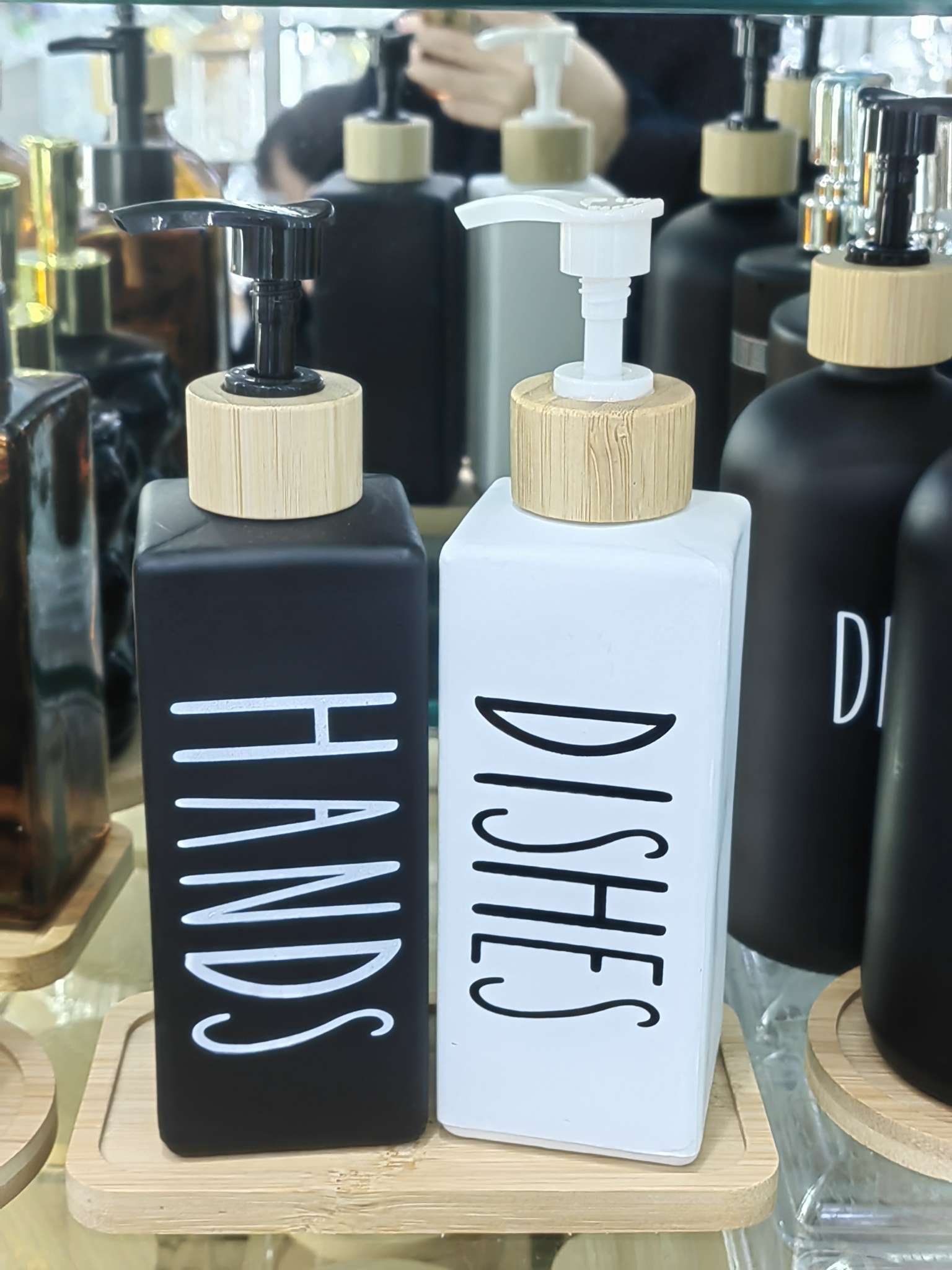 日用百货玻璃洗手液瓶 造型洗手液瓶 时尚洗 黑白套装 黑白木托三件套 方形 圆形三件套 洗漱瓶 hands dishes详情图3