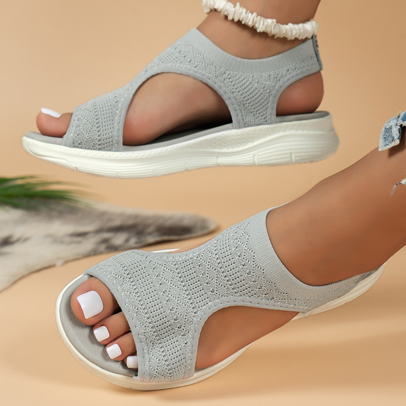 Cross-border summer small-batch quick-release woven flat sandals, the same style as Shein, the open-toe lightweight sandals worn by European and American bloggers Application Scenario