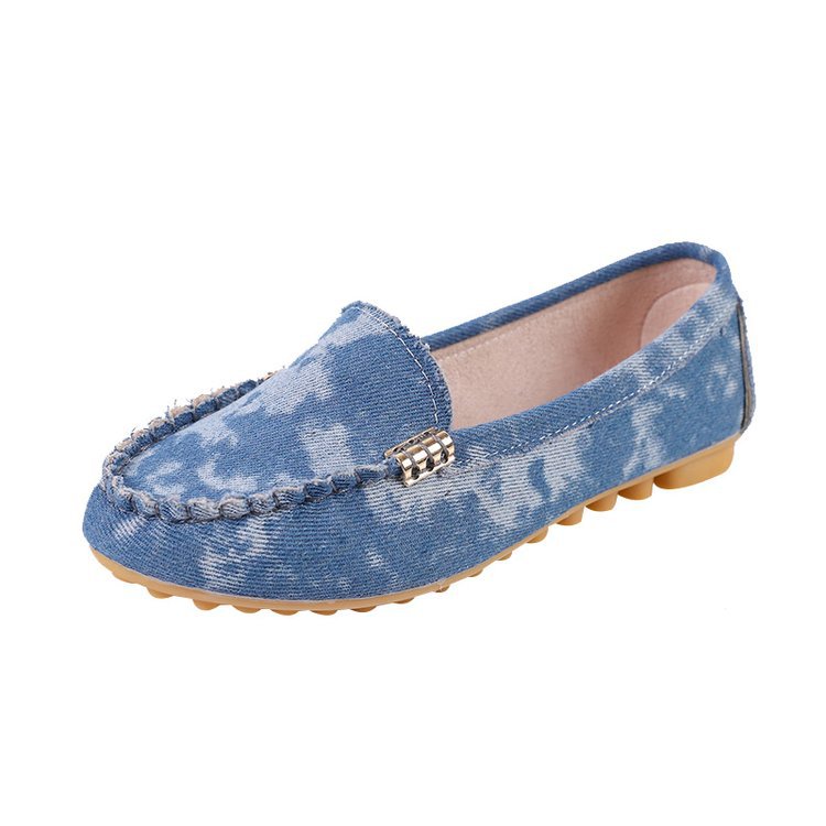 The 2025 new style of oversized women's shoes for cross-border trade from Europe and America, made of denim and bean shoes with a shallow opening, are suitable for women to wear on one foot Item Picture