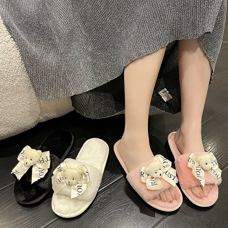 In the autumn and winter of 2025, you can wear flat-bottomed, versatile, home-style flip-flops with a fluffy, cartoonishly cute cotton style details Picture