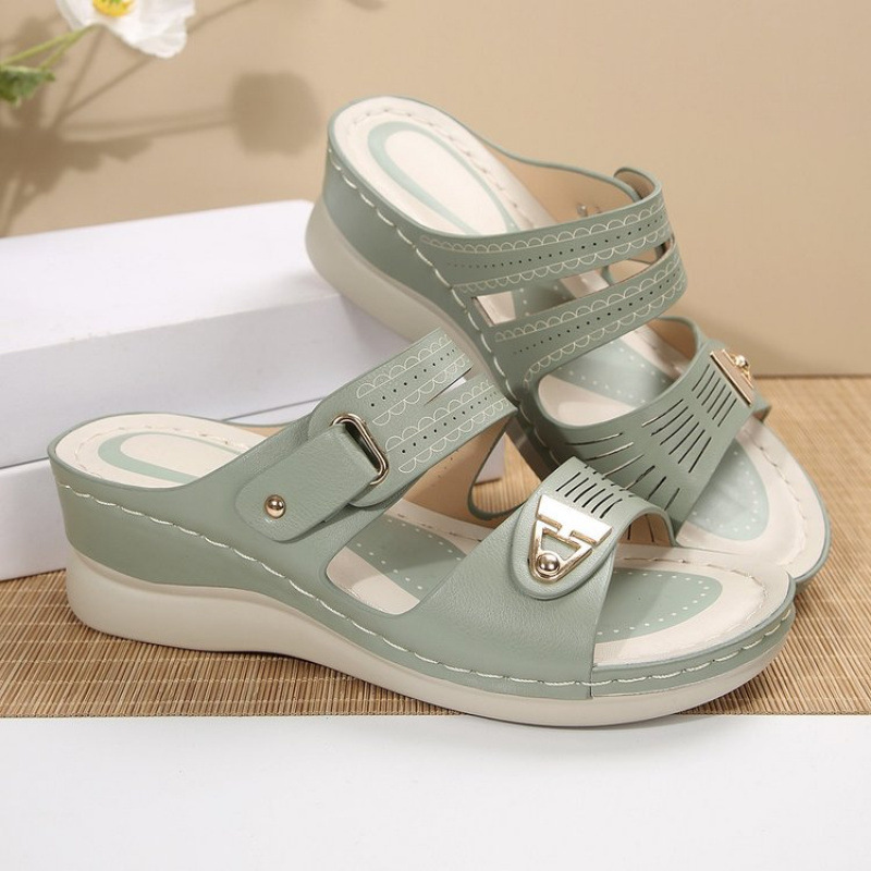 Wholesale of new Spring/Summer 2025 fashionable and casual women's sandals with wedge heels and beach wear Specification drawing