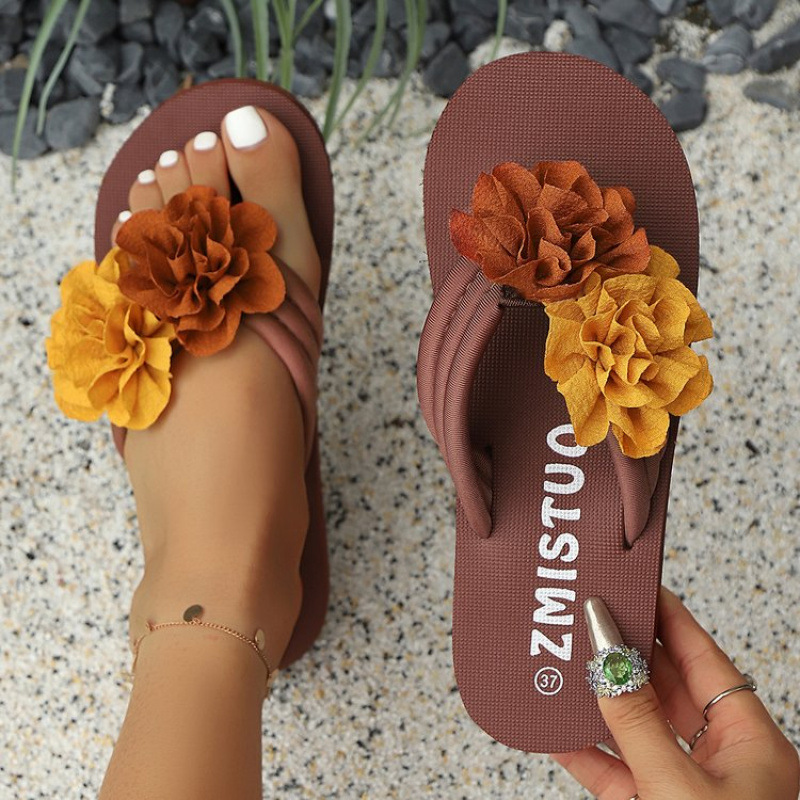 Foreign trade Slippers new large-sized thick-soled herded flip-flops solid color flower versatile fashionable retro flip-flops details Picture