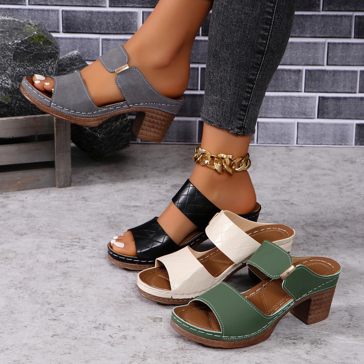 High-heeled slippers for women, 2024 summer new style, European and American export, large-sized fashionable, thick-heeled, fish-mouth trendy cool slippers wholesale details Picture