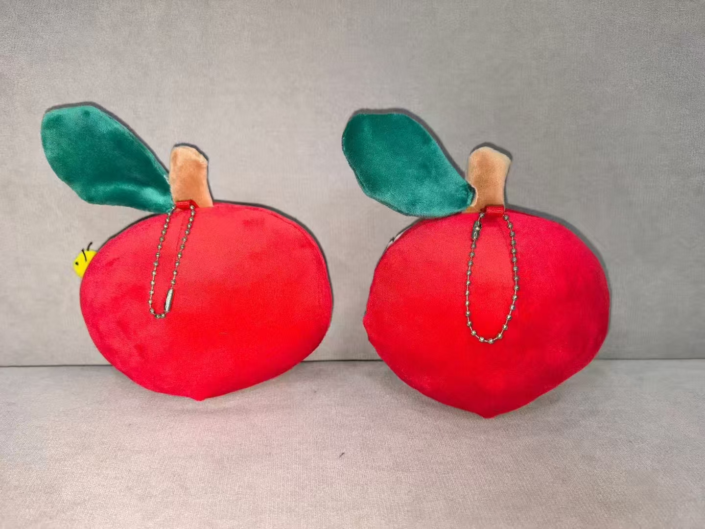 Best-selling surprise red Apple plush pendant Item Picture