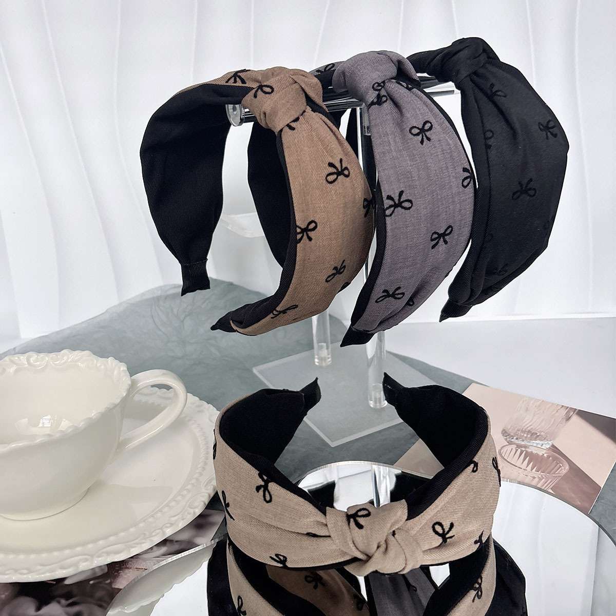 Hairband for women, little Chanel, butterfly, wide-edge fabric knot headband, high J sense, stylish and fashionable, high top hairpin and hair accessory