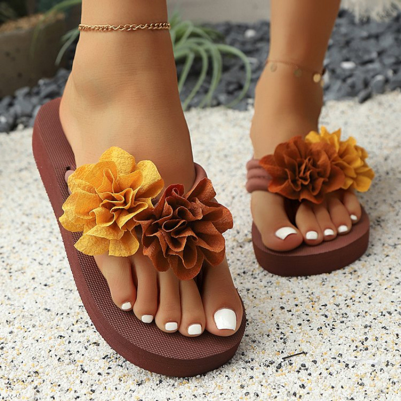 Foreign trade Slippers new large-sized thick-soled herded flip-flops solid color flower versatile fashionable retro flip-flops Application Scenario