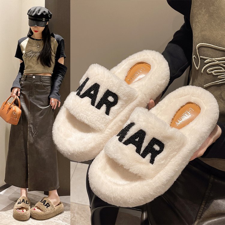The women's outerwear of the 2025 autumn and winter new embroidered thick-soled plush office and home cotton slippers with a feeling of stepping on feces full figure