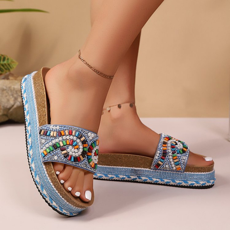 Flat rubber mid-heel (3-5cm) slippers made of synthetic leather full figure