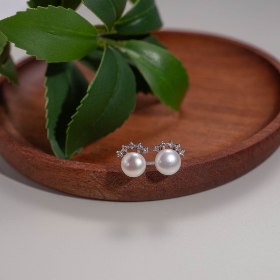The new minimalist freshwater pearl copper plated with real gold, S925 silver needle, exudes an elegant and fresh charm, is versatile and exquisite. It is a high-end and sophisticated earpiece Specification drawing