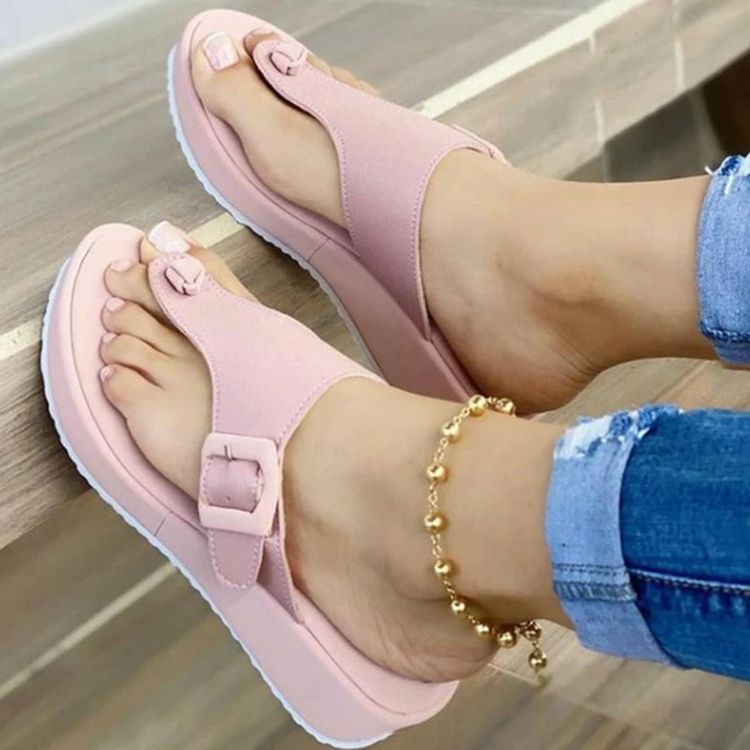 wish Cross-border 2021 Summer New style foreign trade women's flip-flops, European and American beach muffin and thick-soled sandals for women full figure