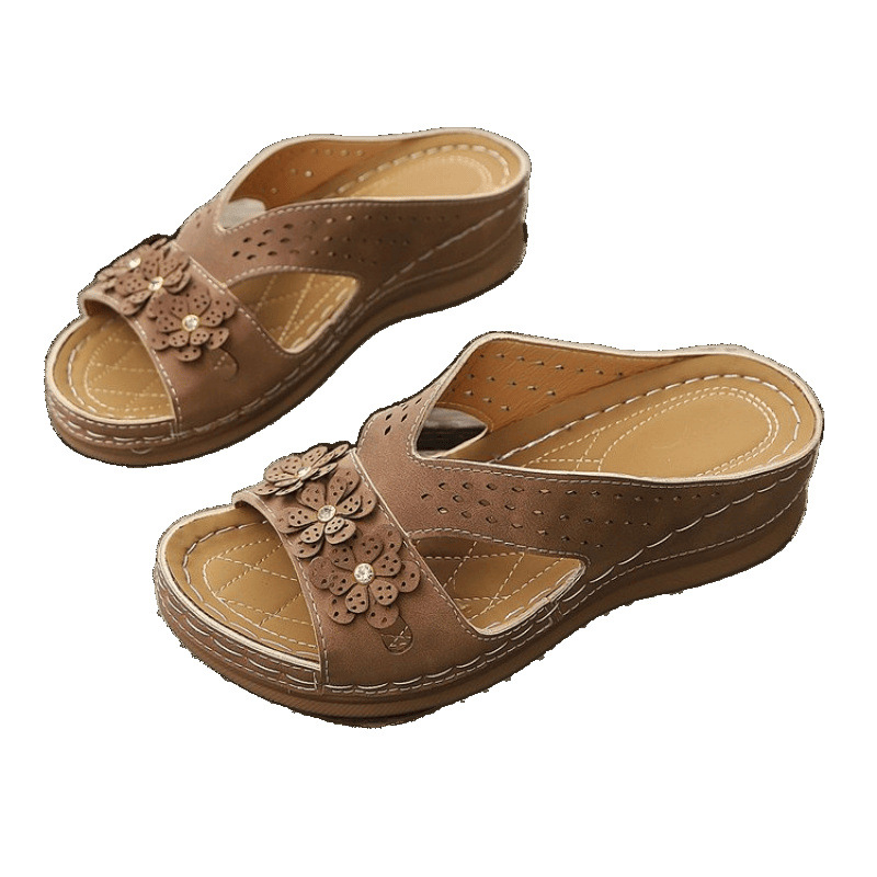 2025 New style of European and American large-sized retro flower-patterned flip-flops, casual beach fish-mouth one-shoulder flip-flops Item Picture