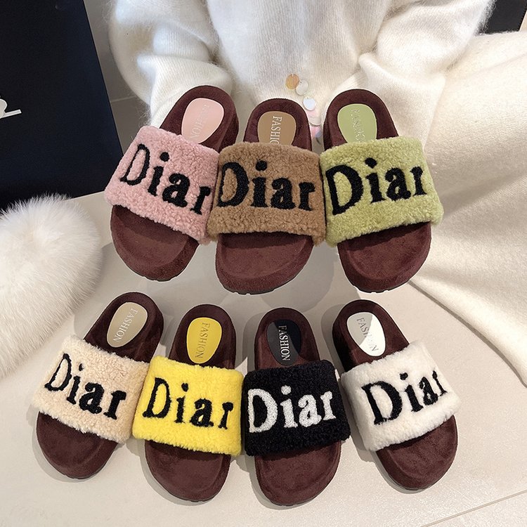 Thick-soled woolen slippers for women's outerwear, a new style of fashionable and versatile one-shoulder lettering women's shoes for autumn and winter 2025 Application Scenario