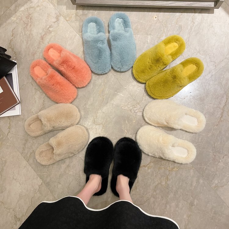 New Korean style simple and fashionable soft-soled comfortable and lazy woolen slippers for women in autumn and winter 2025 full figure