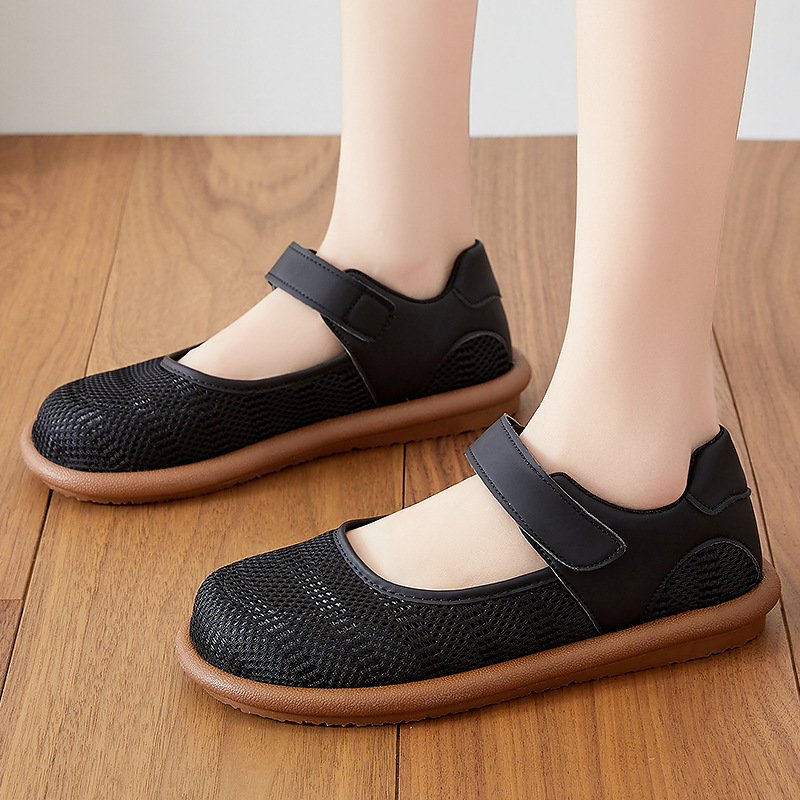 Women's shoes, breathable shoes for middle-aged and elderly mothers, single shoes, comfortable old Beijing grandma shoes, casual soft-soled women's cloth shoes details Picture