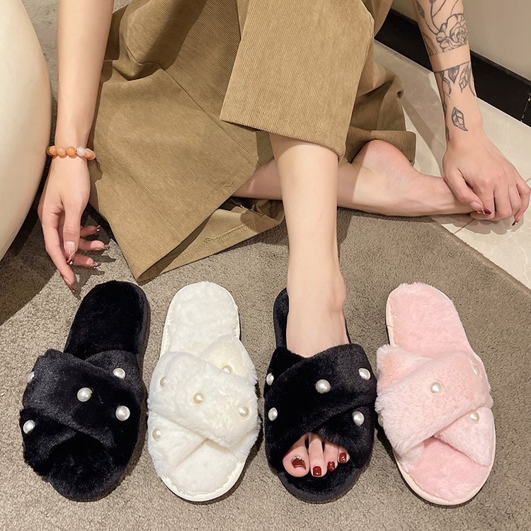 European and American Home Furnishing 2025 New flat pearl crossed wool slippers for women, one-piece foreign trade candy-colored cotton slippers for women Application Scenario