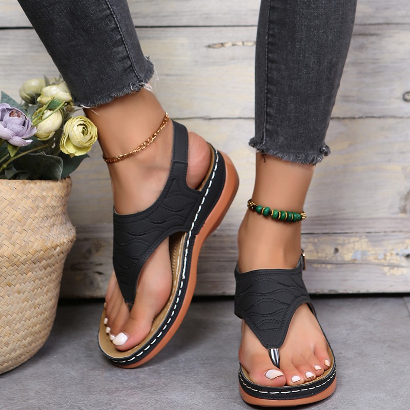 Big Size Foreign Trade 2022 Summer New Herringbone Roman-style open-toe one-line buckle toe-clamping casual Women's Sandals 43 Application Scenario