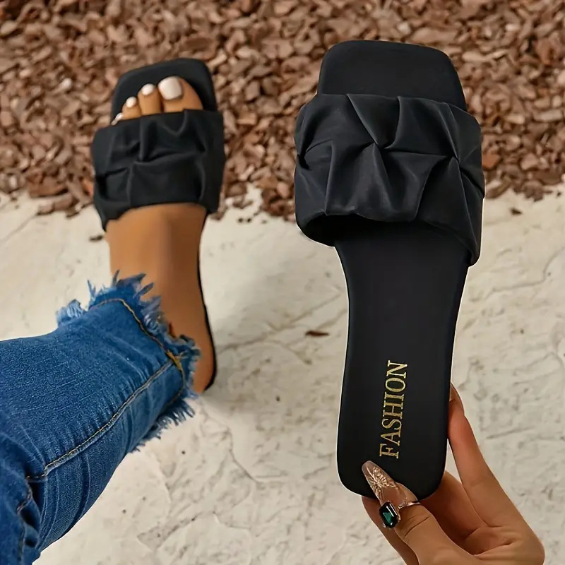 In stock, large-sized cross-border open-toe low-heeled slippers for women in the summer of 2025, fashionable European and American one-line flip-flops full figure