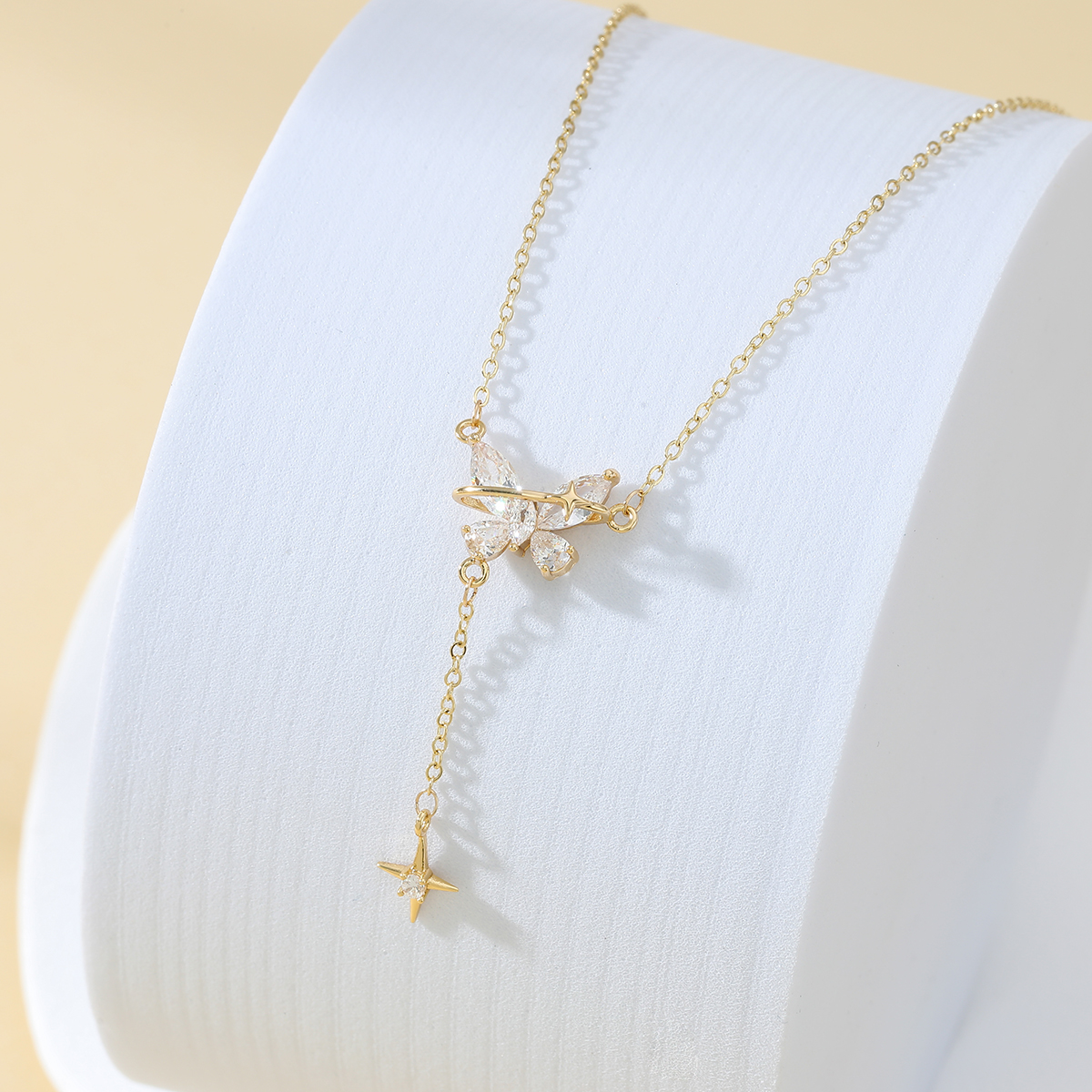 Xuhui brand's premium new copper-plated real gold and zircon inlaid collarbone chain, a stylish and versatile necklace full figure