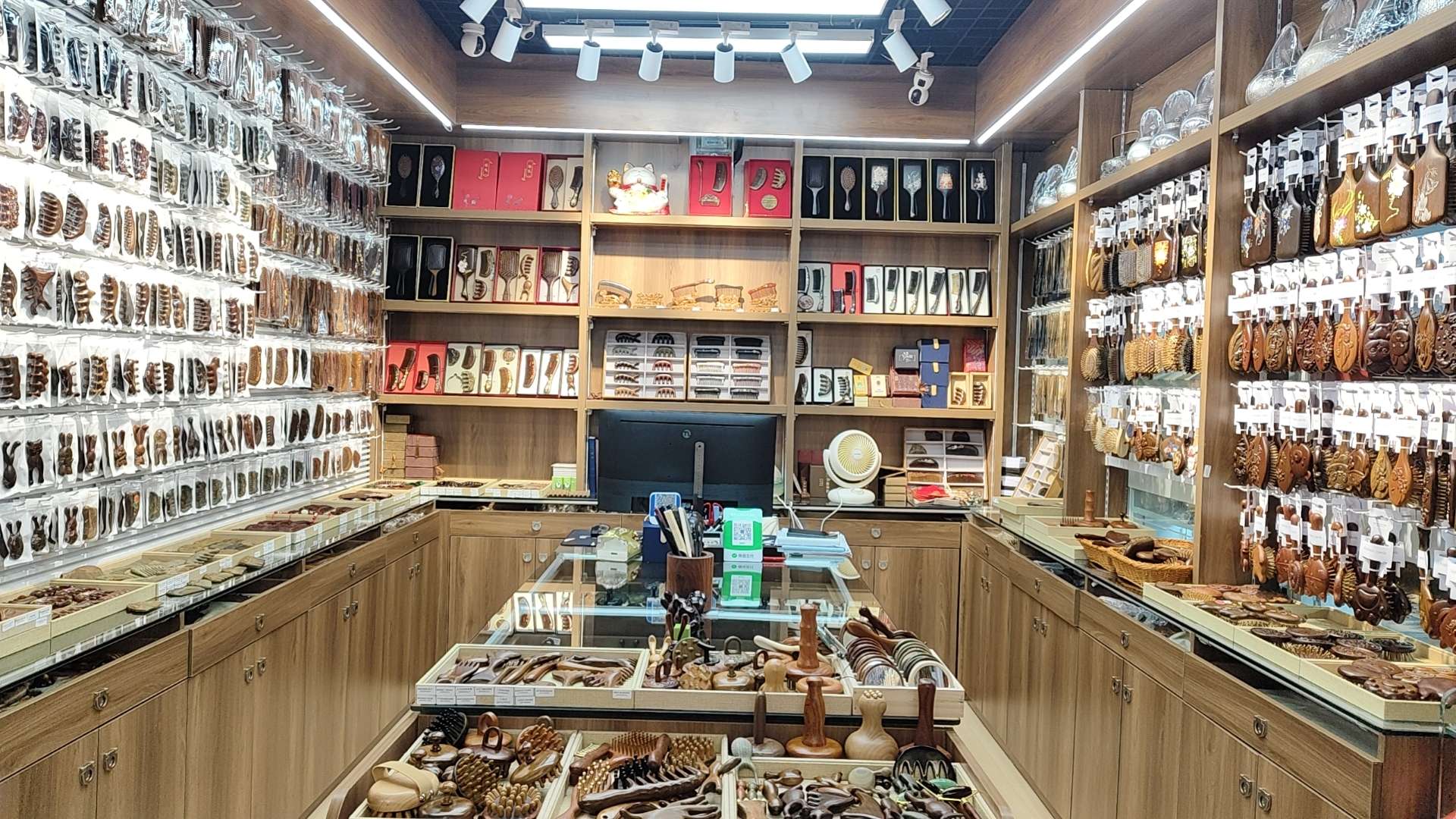 Yirongxuan Comb Industry