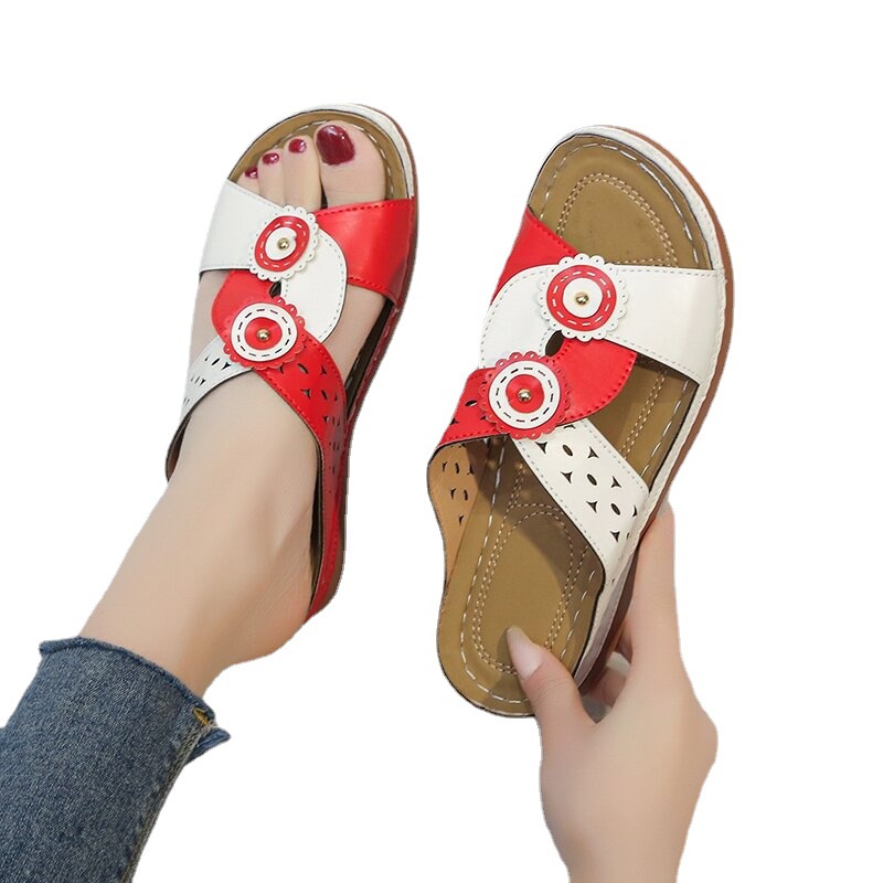 2023 export European and American plus-size Slippers, retro women's shoes, flower-flat flat round toe casual sandals in stock Slippers Item Picture