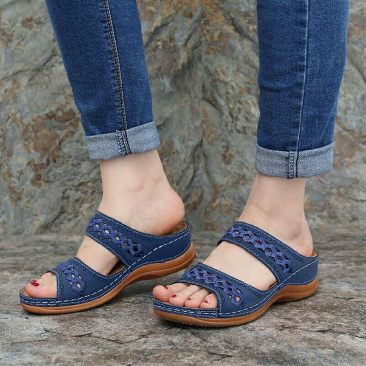 Aliexpress's large-sized women's sandals for summer with wedge heels, thick soles, retro stitching and ethnic style casual women's slippers Application Scenario