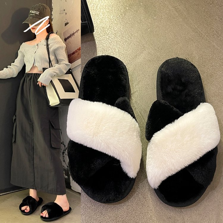 New warm plush cotton slippers with a fashionable and high-end feel for women. Anti-slip home plush cotton slippers for women in autumn and winter full figure