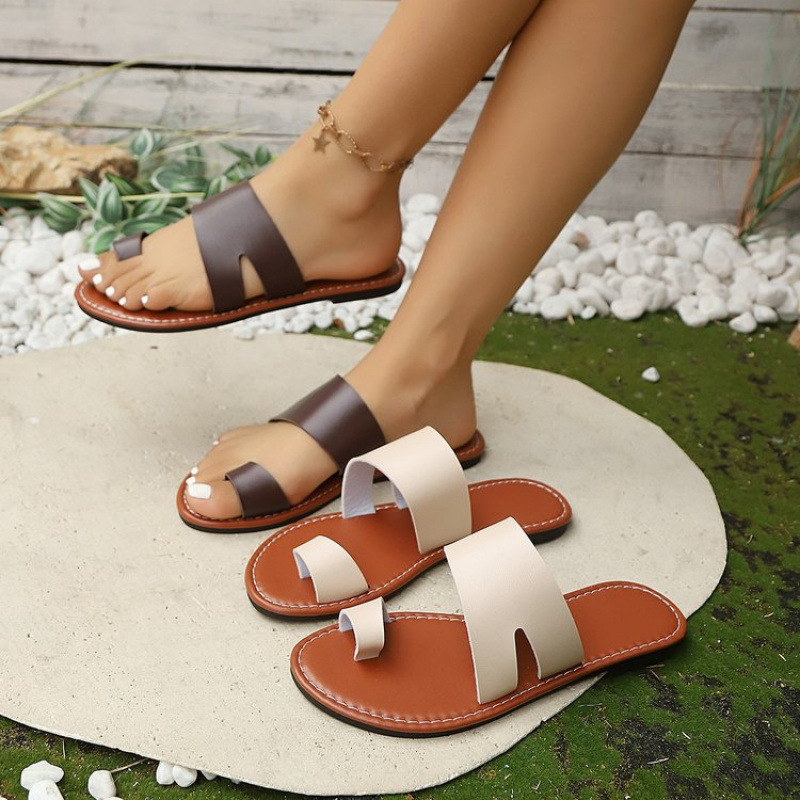 Large-sized flat Slippers for women to wear outside 2025 summer new round head lightweight women 's slippers Slippers full figure