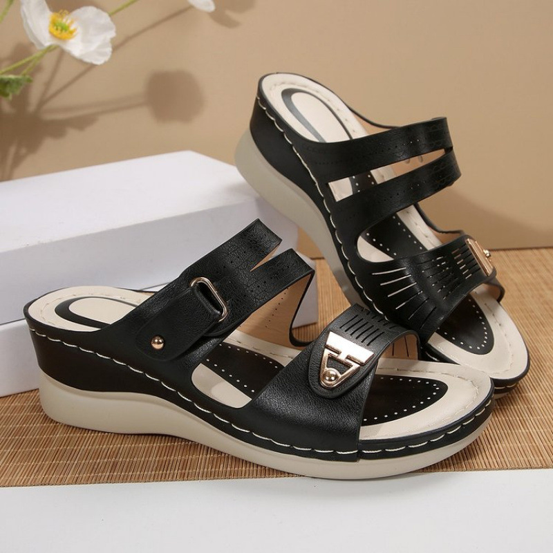 Wholesale of new Spring/Summer 2025 fashionable and casual women's sandals with wedge heels and beach wear details Picture