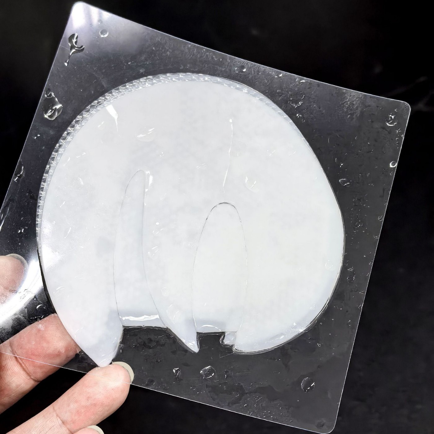 The Bai Bian Transparent Collagen Eye Mask offers a seven-dimensional coverage that directly addresses eye issues pic 3