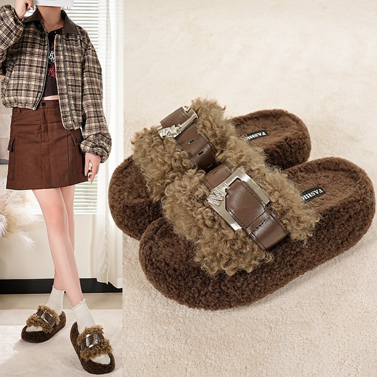 Trendy brown woolen slippers for women to wear outside in autumn and winter, 2025 new style in Instagram, thick-soled, casual and home full figure
