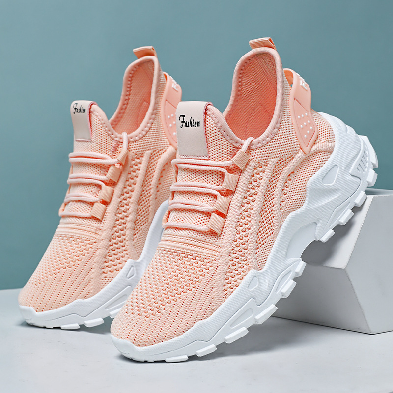 New autumn fashion for women's shoes, featuring breathable mesh, thick soles, retro Forrest Gump shoes, and Korean-style sports shoes full figure