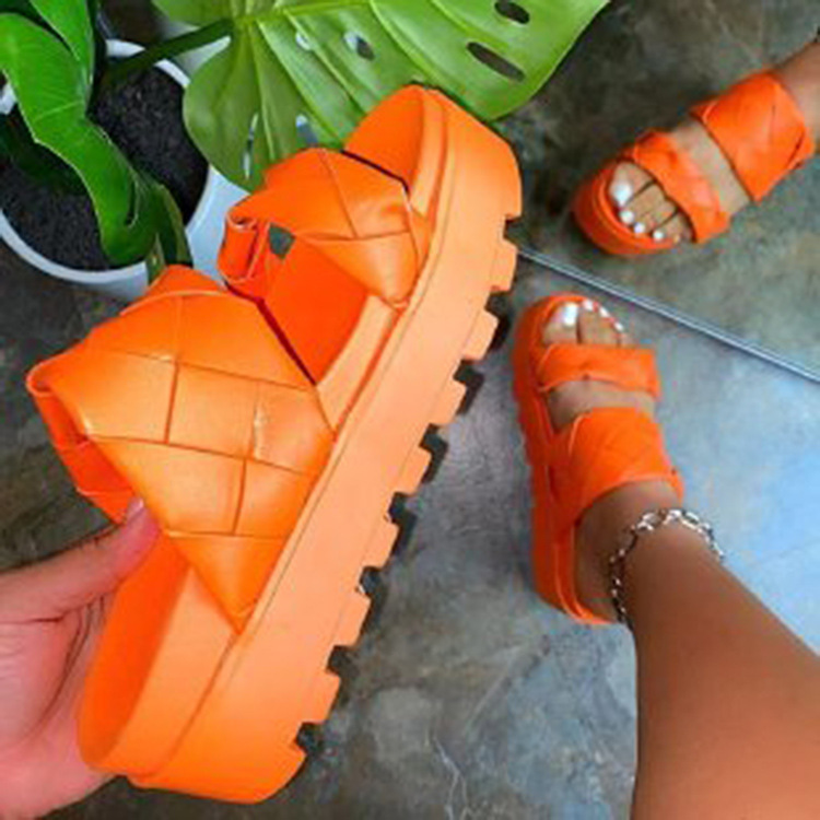 The 2021 new wish large-sized women's shoes for foreign trade have a thick sole with a cake upper and a height-increasing one-step flip-flop for women Item Picture