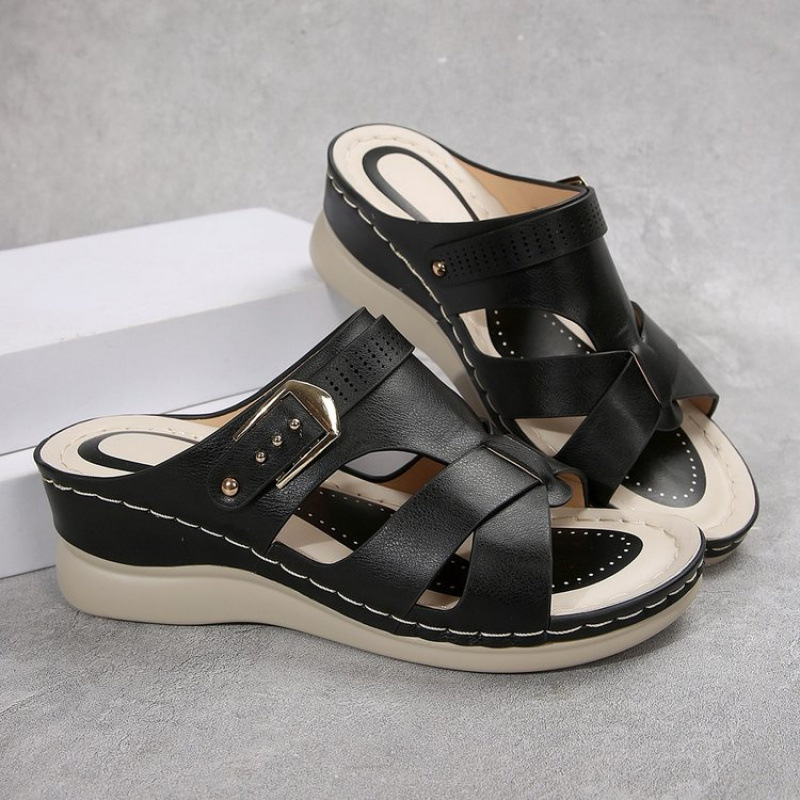 2025 New style European and American sandals for women with metal clasps and stitching, cross-border, thick-soled, large size, comfortable details Picture