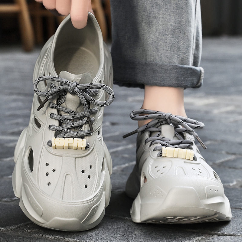 Men's fashionable and versatile casual shoes, perforated and breathable single shoes, new summer men's sandals, no smelly feet, crocs Application Scenario