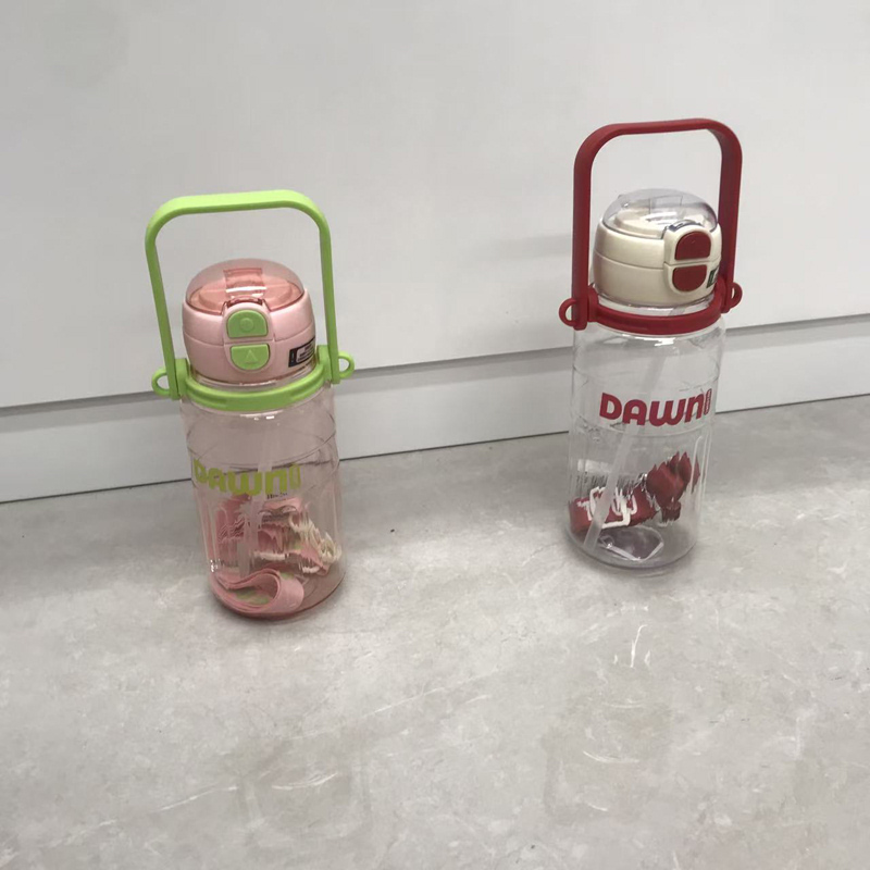 「DAWNI创意机器人造型大容量水杯 带背带便携吸管杯 男女学生夏季潮流防漏水壶」详情5