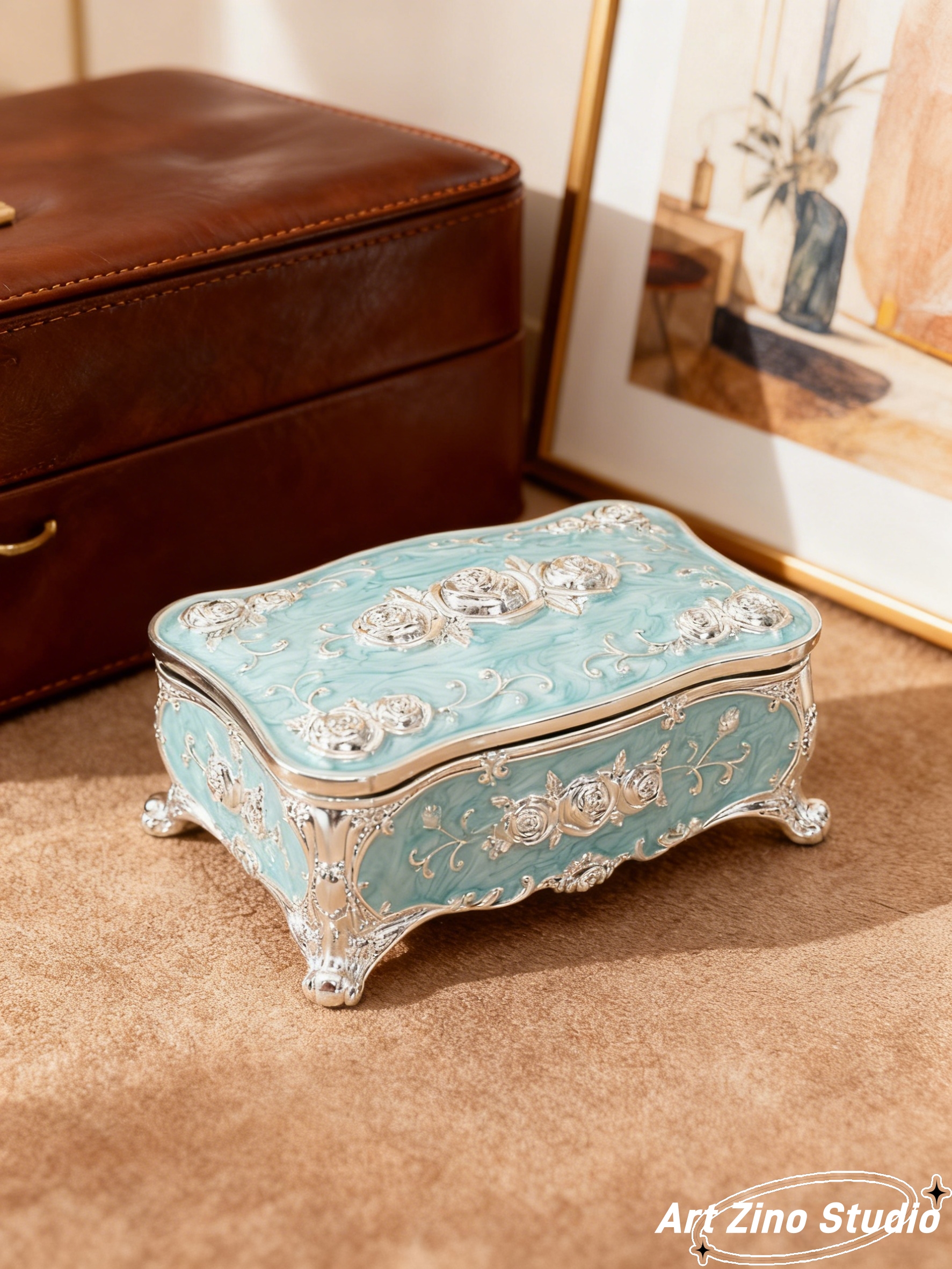 1pc European retro zinc alloy jewelry box! Three-dimensional rose relief enhances the texture. Choose from four colors: silver white, gold white, silver light blue, and silver light pink! A rectangular prism with soft edges and delicate supports details Picture