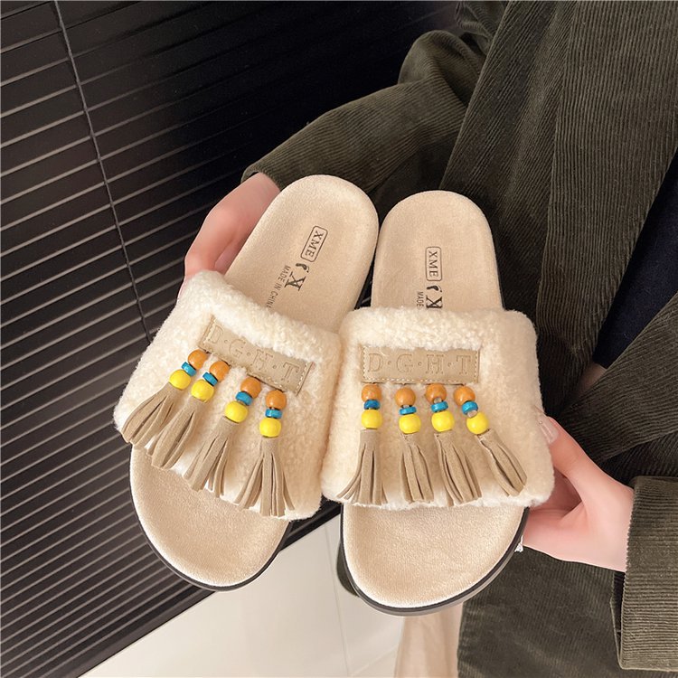 Thick-soled ethnic style Suzhou-style beaded fur slippers for women, new autumn 2025 outdoor casual and lazy one-shoulder slippers Application Scenario