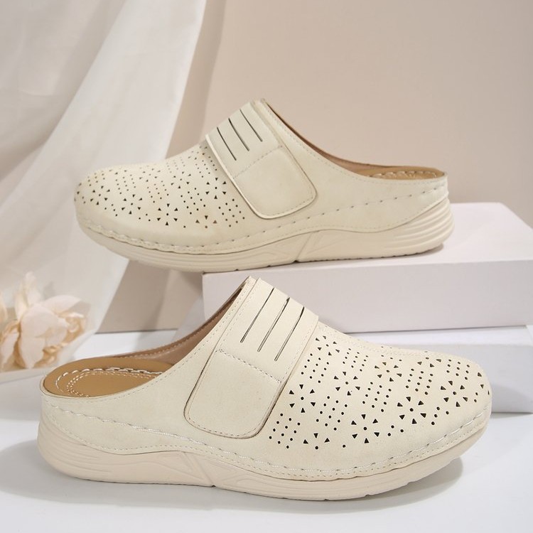 2025 New cross-border trade plus-size women's clogs, hollowed-out breathable mules, casual retro sandals details Picture