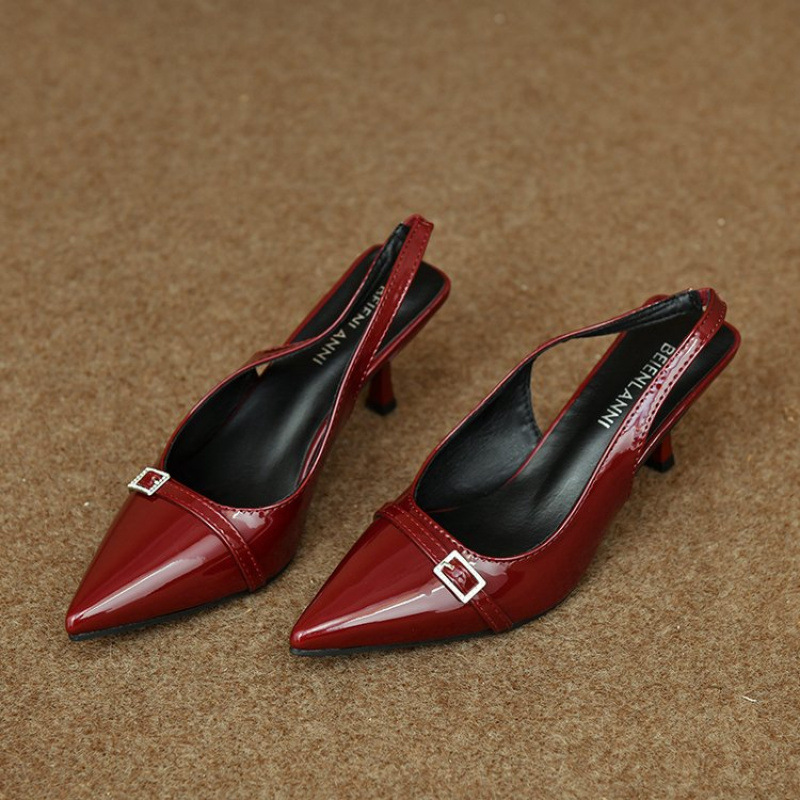 French pointed-toe patent leather flip-flops for women's summer 2024 new fairy style, retro and versatile, thin-heeled backheel shoes details Picture