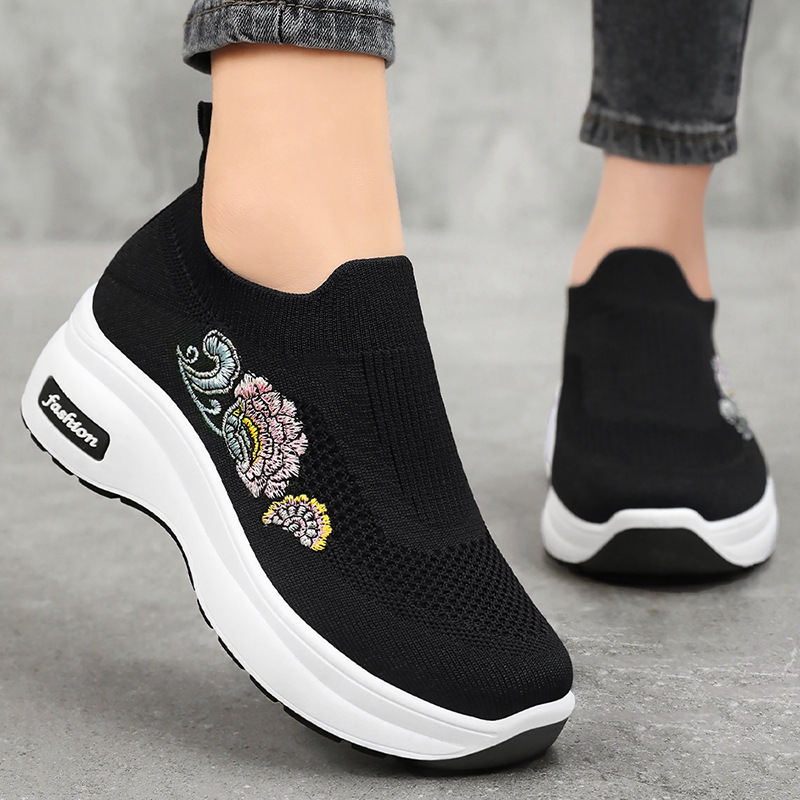 Custom-made shoes for women in autumn: lightweight, casual shoes with sponge soles, height-increasing shoes, breathable flying woven socks, and women's shoes Specification drawing