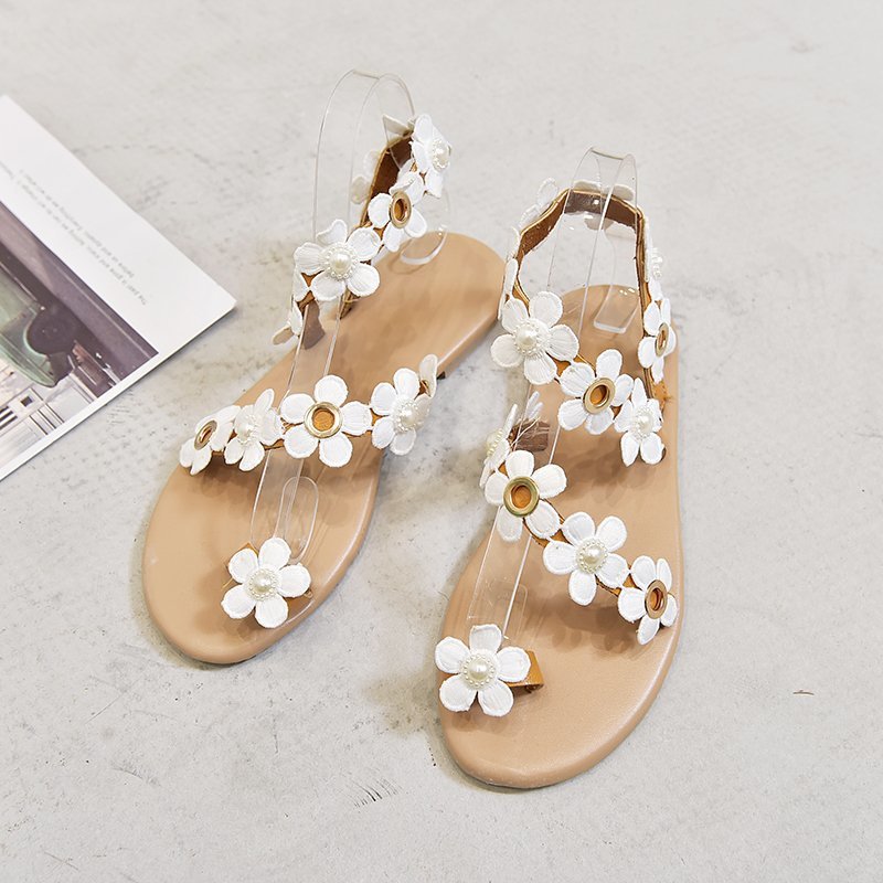 Summer new independent station Southeast Asian export large-sized European and American women's sandals, Roman flat flower flip-flops Application Scenario